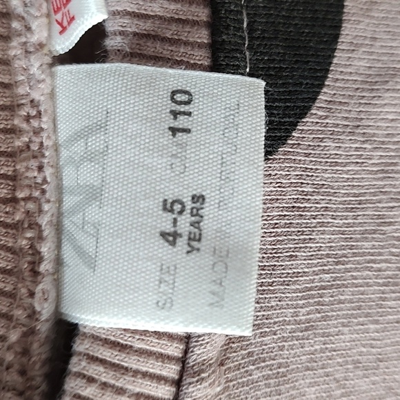 Zara Lavender and Black Polka Dot Sweater Size 4-5 Years. - Picture 3 of 3